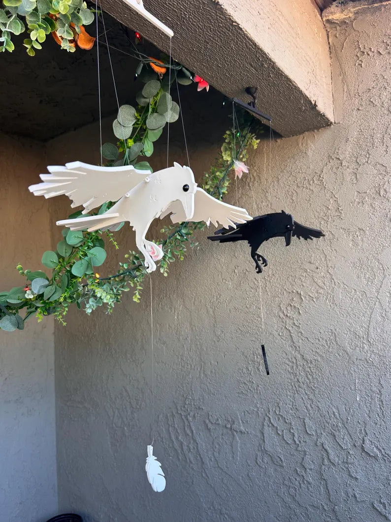 Raven Duo – Black & White Flying Ravens Set